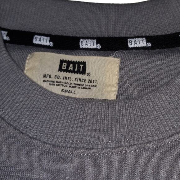 BAIT Embroidered B Letter Invisible Pockets Crewneck in Grey Size Small - Picture 3 of 5